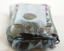 Load image into Gallery viewer, Solid Perfume Samples, Discovery Set of 20