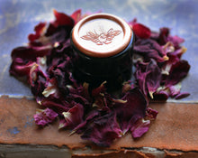 Load image into Gallery viewer, Terrestre Solid Natural Perfume in Round Jar