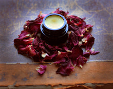 Load image into Gallery viewer, La Dame Blanche Solid Natural Perfume Round Jar