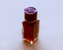 Load image into Gallery viewer, Cimbalom Natural Botanical Perfume 4 grams in Classic Bottle