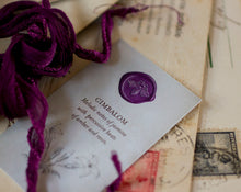 Load image into Gallery viewer, Cimbalom Natural Botanical Perfume 4 grams in Classic Bottle