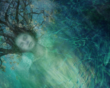 Load image into Gallery viewer, GreenWitch Natural Perfume 4 grams in a Classic Bottle