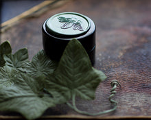 Load image into Gallery viewer, Hedera helix Solid Natural Perfume Round Jar