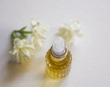 Load image into Gallery viewer, Lyra Eau de Parfum 4 grams