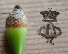 Load image into Gallery viewer, Q Botanical Perfume Rectangular bottle, 4 grams