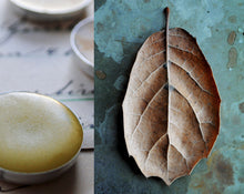 Load image into Gallery viewer, Locket Necklace with Solid Perfume, Diamond Pattern, Unique Chain with Turquoise