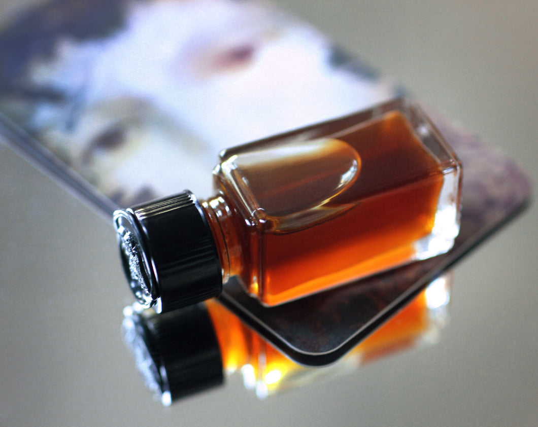 Q Botanical Perfume Rectangular bottle, 4 grams