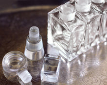 Load image into Gallery viewer, Chiaroscuro Botanical Perfume Flacon with Round Top
