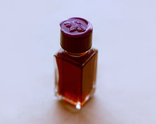 Load image into Gallery viewer, Cimbalom Natural Botanical Perfume 4 grams in Classic Bottle
