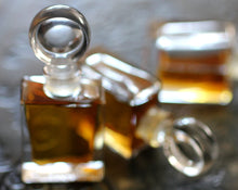 Load image into Gallery viewer, Chiaroscuro Botanical Perfume Flacon with Round Top
