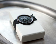 Load image into Gallery viewer, Figure 1: Noir Natural Perfume 4 grams in Classic Bottle
