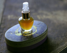 Load image into Gallery viewer, Gracing the Dawn Eau de Parfum, Spray, 4 grams
