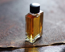 Load image into Gallery viewer, Lyra Botanical Perfume 4 grams
