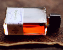 Load image into Gallery viewer, Impromptu Botanical Natural Perfume 4 grams in Classic Bottle
