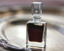 Load image into Gallery viewer, Vespertina Natural Perfume Flacon
