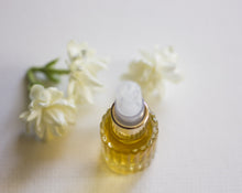 Load image into Gallery viewer, Lyra Eau de Parfum 4 grams
