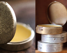 Load image into Gallery viewer, Figure 1: Noir Solid Perfume Round Compact with Crochet Pouch
