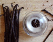 Load image into Gallery viewer, Figure 10: Blanc Eau de Parfum, A gourmet Vanilla natural perfume spray - 4 grams
